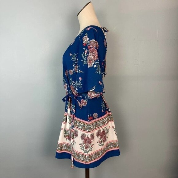 TRIXXI Clothing Company Midnight Blue Crepe Floral Suplice Romper Women's Size M - Picture 9 of 12